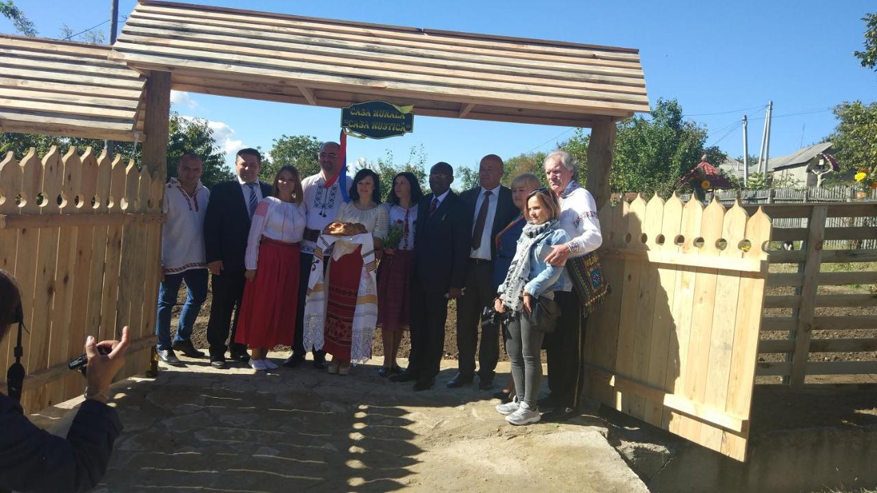 Pensiunea Turistica "Casa Rustica" Villa Chiscareni Buitenkant foto